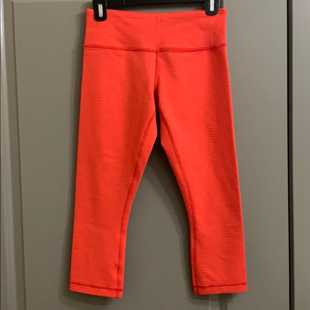 Lululemon wunder under crop.  Size 6.